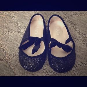 Black sparkly toddler shoes